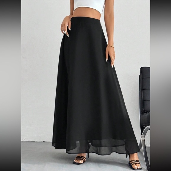 ALI & JAY Classic Black Maxi Skirt - Picture 1 of 6